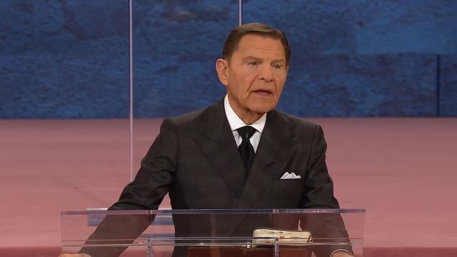 Kenneth Copeland - Faith Specialists Operate From the Inside Out