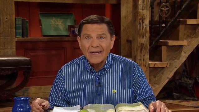 Kenneth Copeland - Praying in the Spirit Prepares You for Your Future