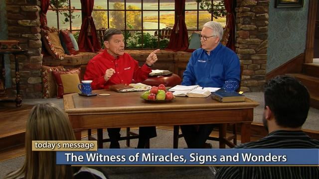 Kenneth Copeland - The Witness of Miracles, Signs and Wonders