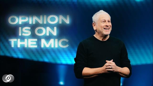 Louie Giglio - Opinion is on the Mic